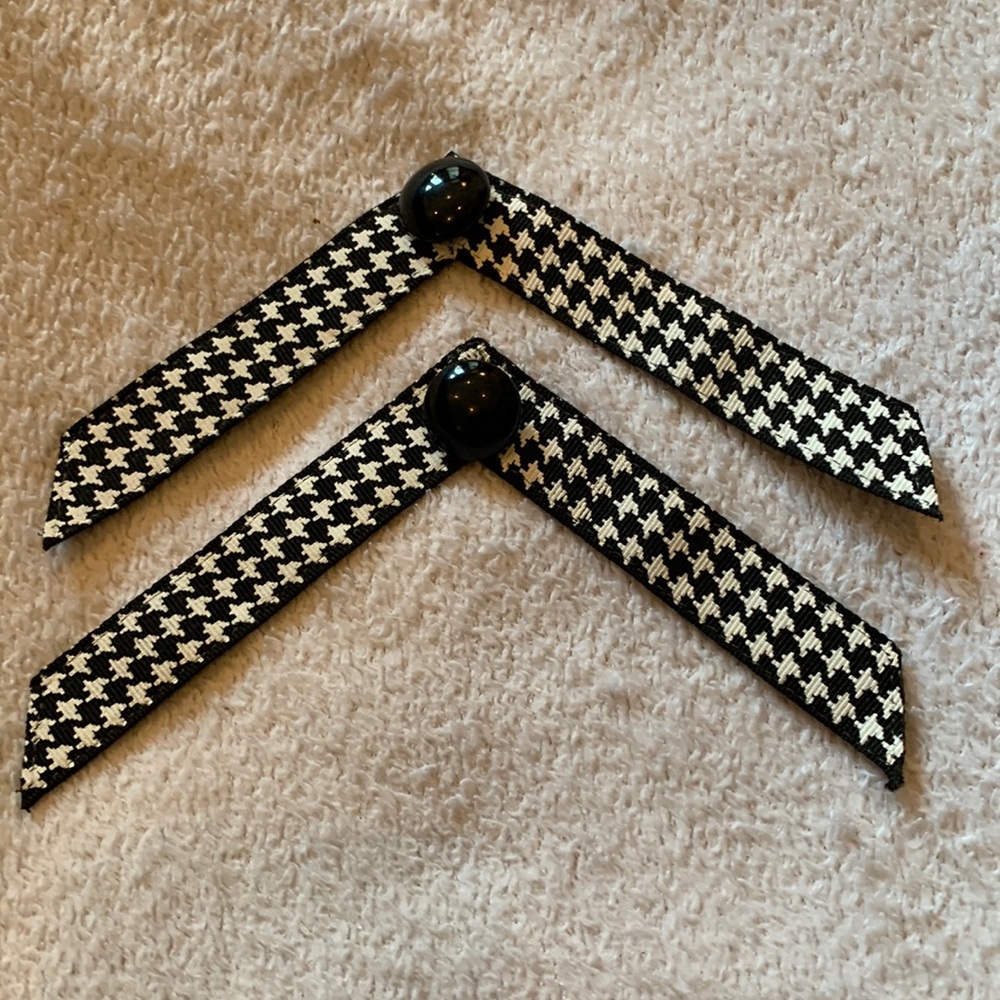 BRAND NEW interchangeable strap SwitchFlops by Lindsay Phillips. Size Medium.